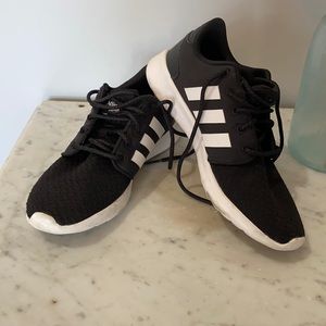 Adidas black tennis shoes